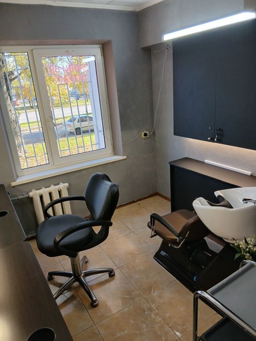 Рабоче місце для манікюра кабинет кушетку оренда салон