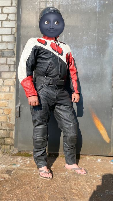 Мотокостюм