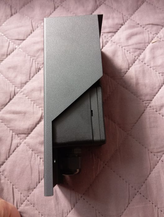 Gniazdo ścienne nadtynkowe