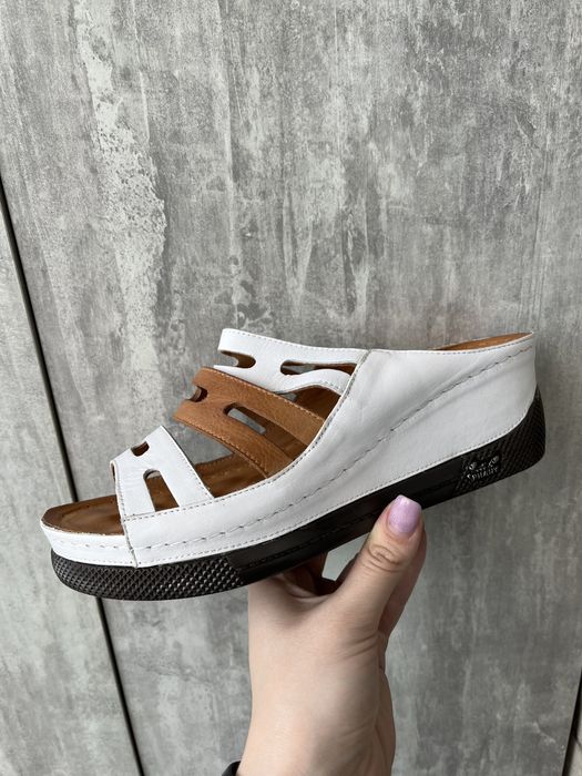 Шкіряне взуття на літо