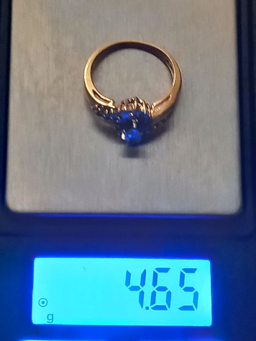 Золотое кольцо с натуральными бриллиантами