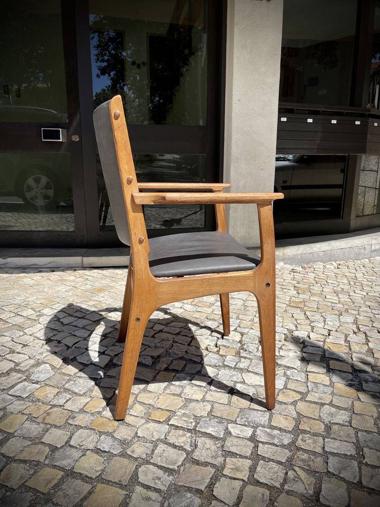 Cadeiras ao estilo Erik Buch