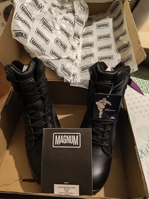 Bota tática Magnum