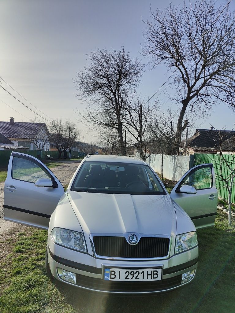 SKODA OCTAVIA 1,6 бензин 2006 року