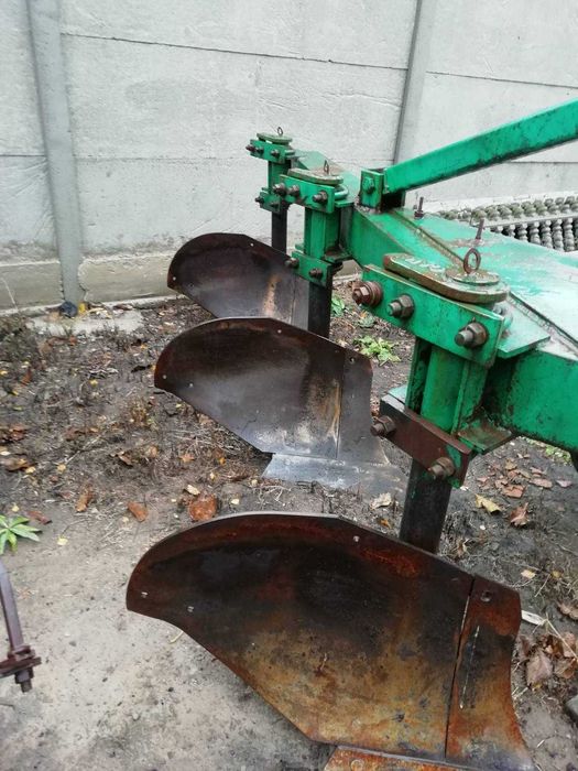 Продам плуг-ПНБ 3-40