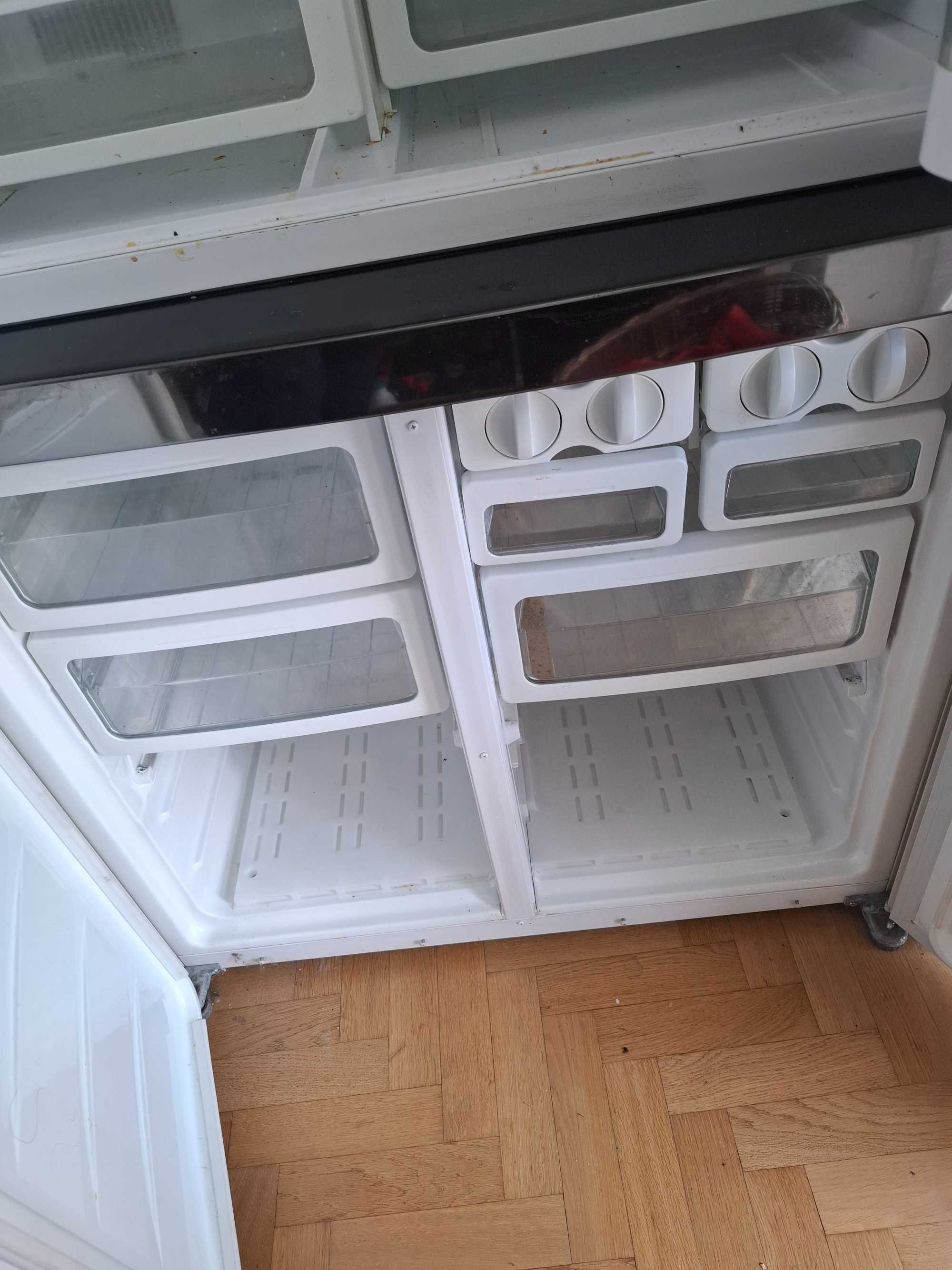 Lodówka SHARP dwudrzwiowa Plasmacluster no frost do naprawy