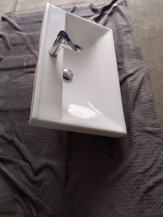 Sprzedam zlew łazienkowy