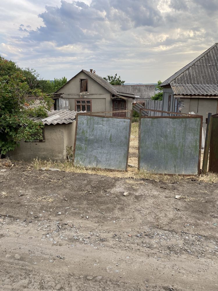 Продам дом з гаражем , вул. Карла Маркса