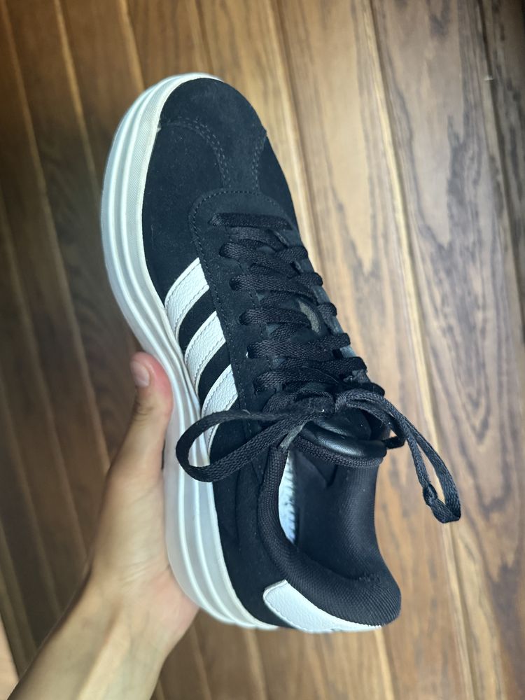 Кроссовки adidas для девочки оринигал