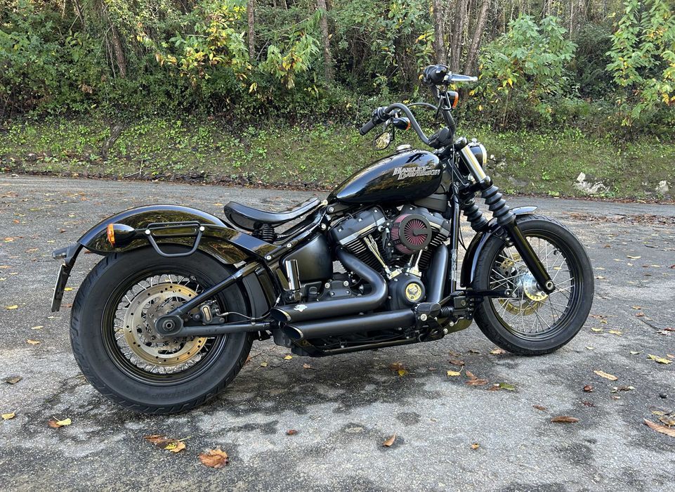 Harley Davidson Street Bob aceito retoma