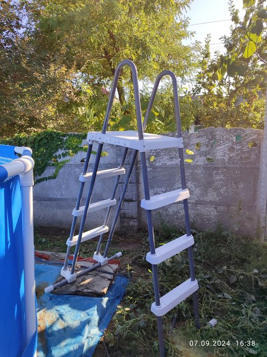 Продам басейн на 16 кубів