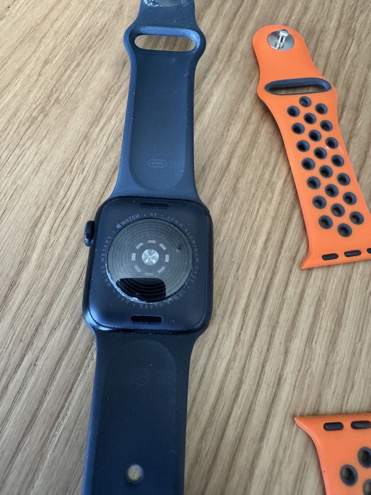 Apple Watch SE 2  40 mm A2722 stan bardzo dobry