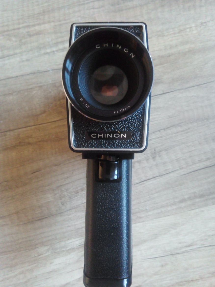 Kamera Super 8 Chinon XL100.