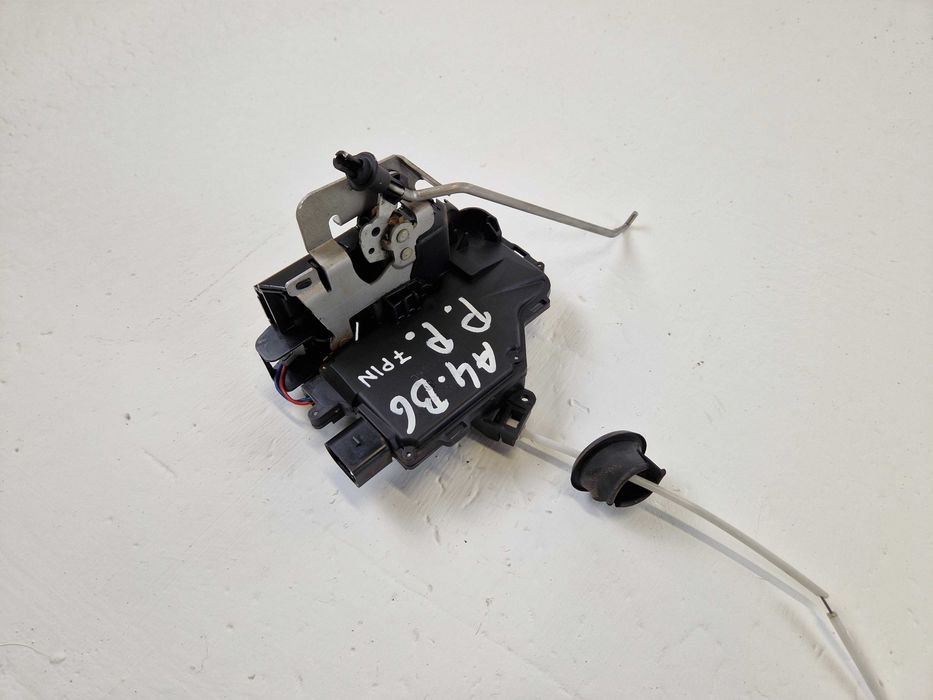 Prawy Przedni Przód Zamek Drzwi Pasażera 7PIN Audi A4 B6 A6 C5