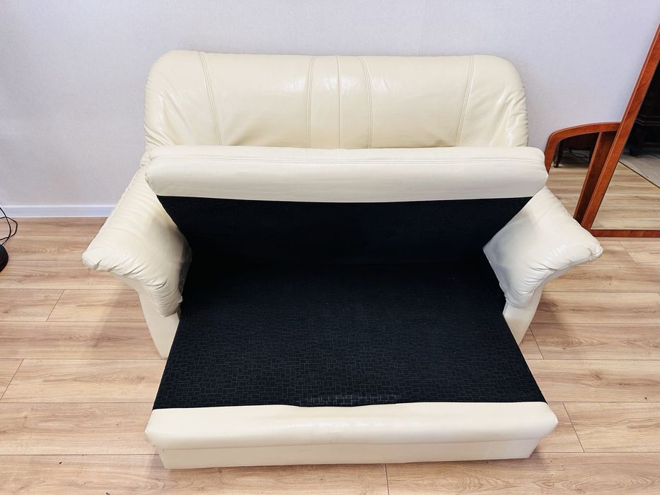 Zadbane kanapy rozkladane - 5 sztuk :)