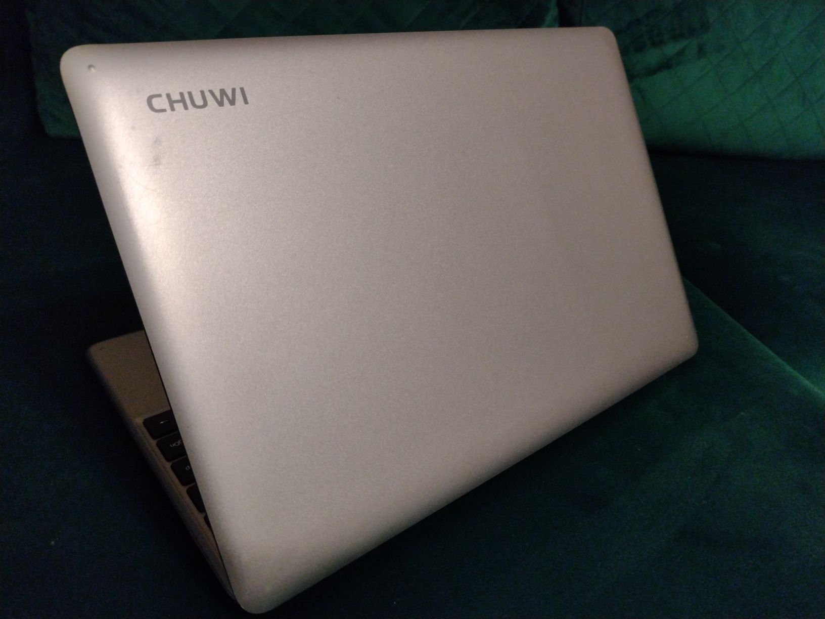 Laptop Chuwi Herobook /  Intel Atom X5 / 4GB 64GB / WIN11 23H2/ 24w