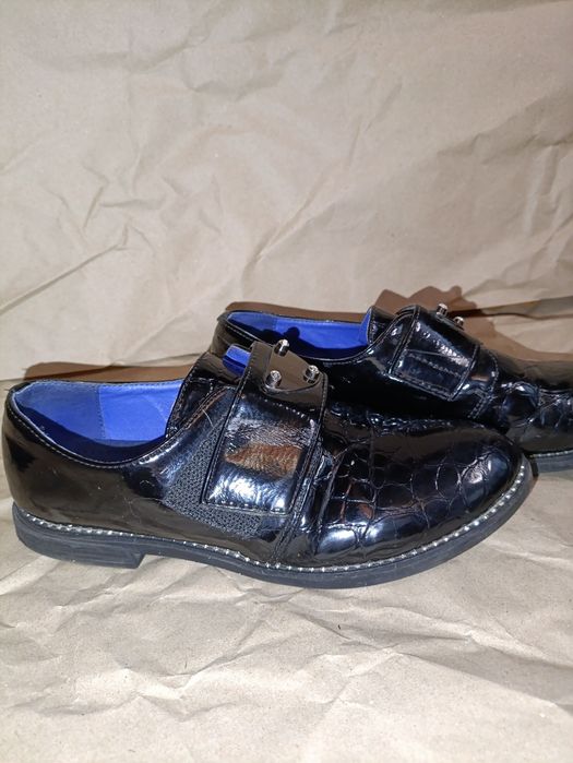 Лофери чорні на застібці