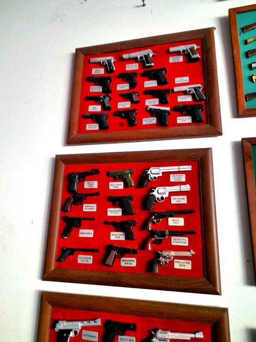 Quadros coleção miniaturas de armas