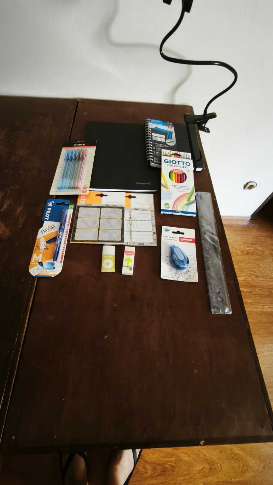 Material escolar diverso