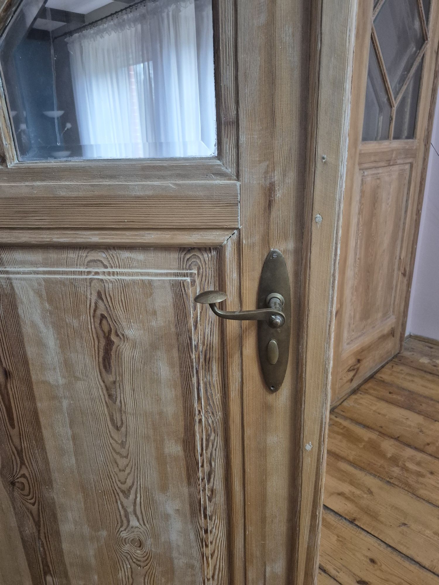 Stare trzyskrzydłowe drzwi