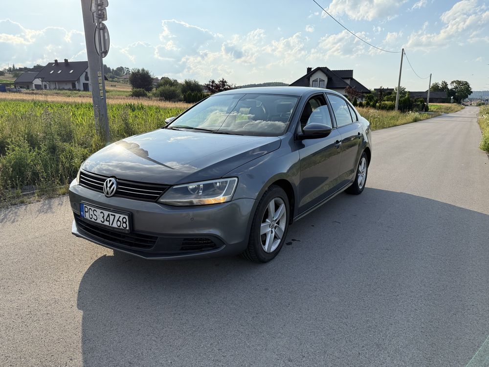 Volkswagen Jetta 1.6 TDI 2011r 105KM