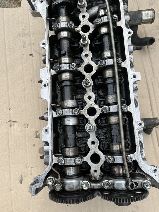 Sprzedam głowicę silnika toyota avensis 2.0 d4d