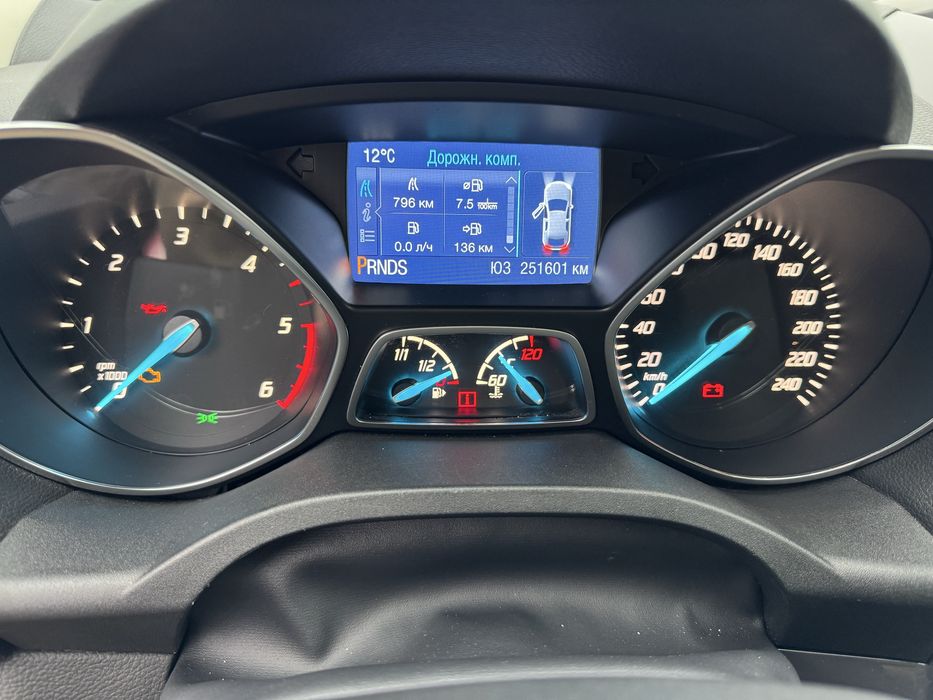 Продаєтся Ford Kuga 2015 року