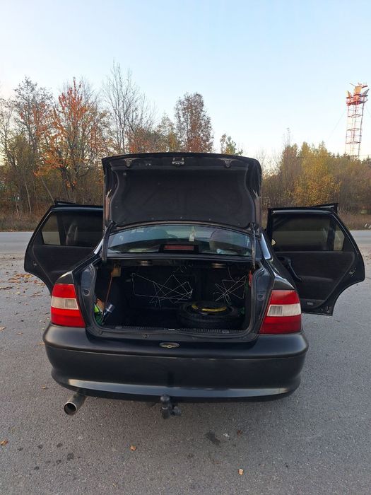 Продам opel vectra b 1.8 газ/бензин