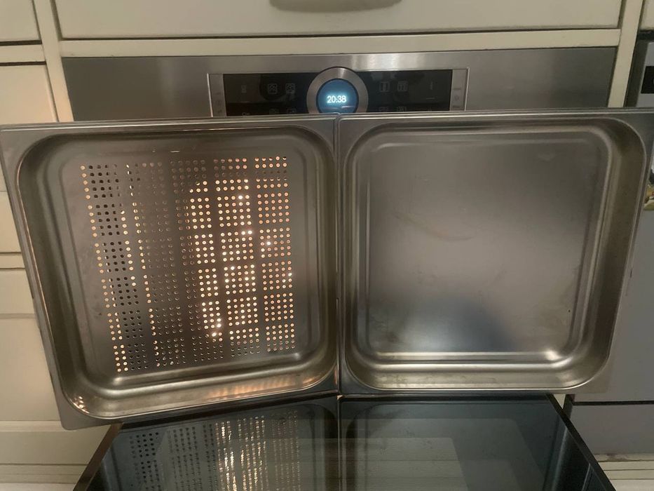 Продам духова шафа, вбудовувану пароварку Bosch Serie 8 CDG634AS