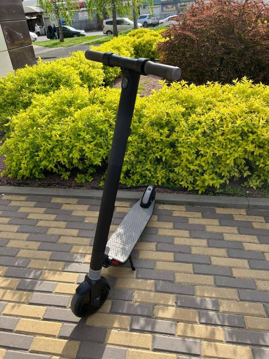 Електросамокат Ninebot es1