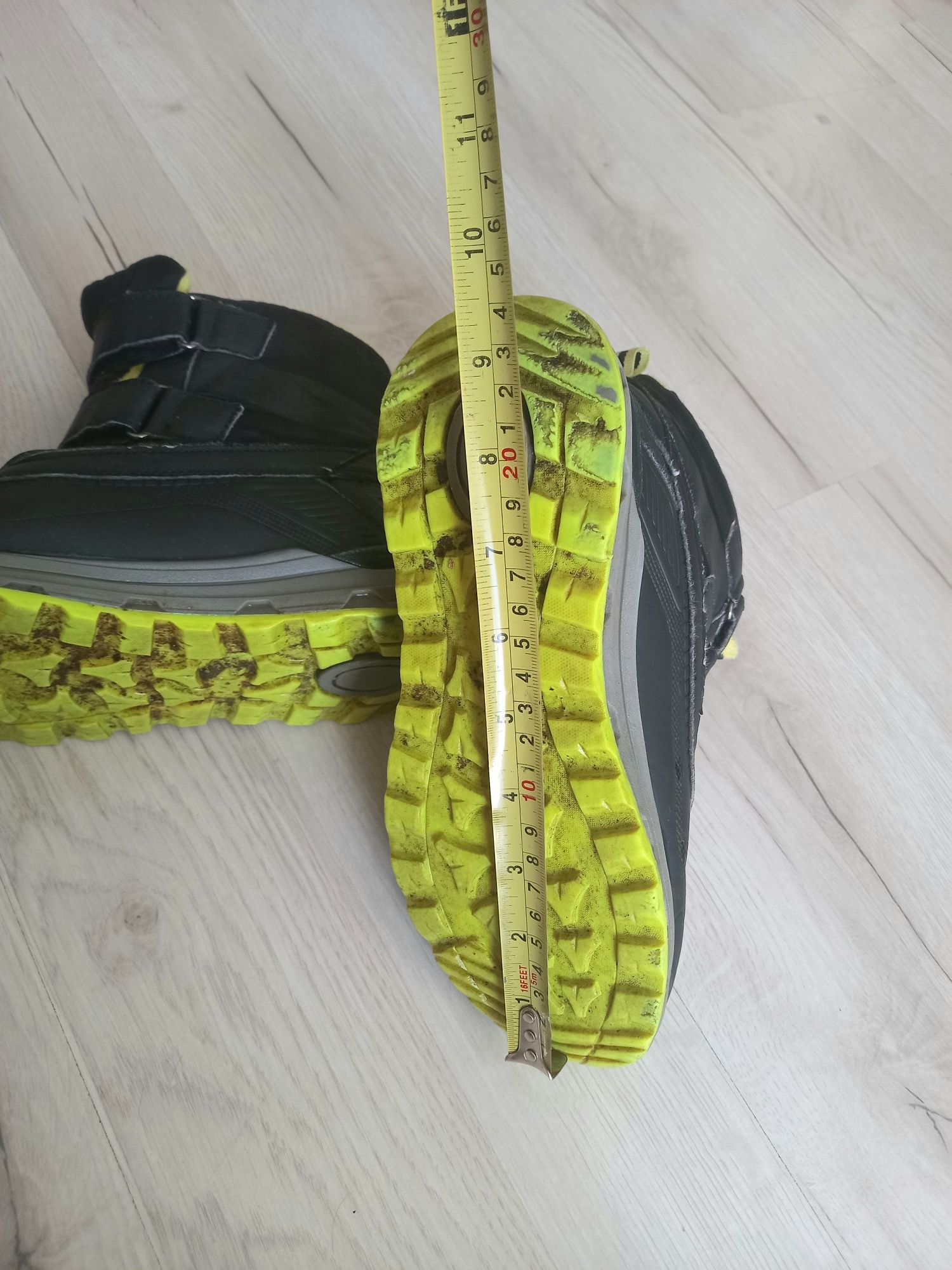Czarne buty zimowe chłopięce śniegowce Lupilu 35