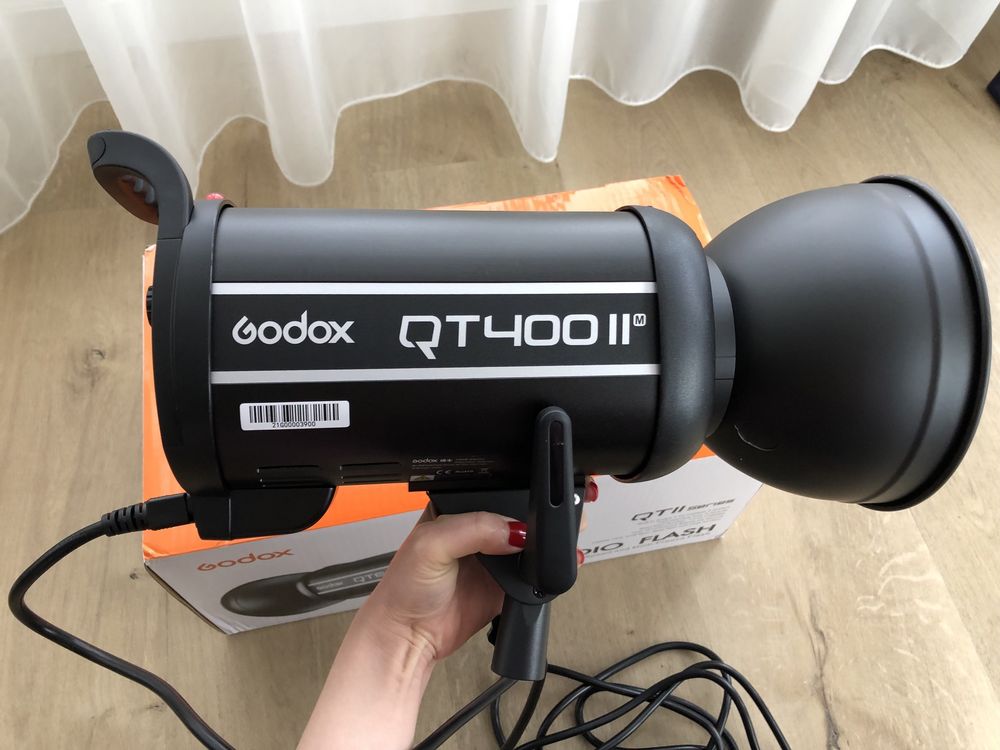 Студийная вспышка Godox QT-400 II M