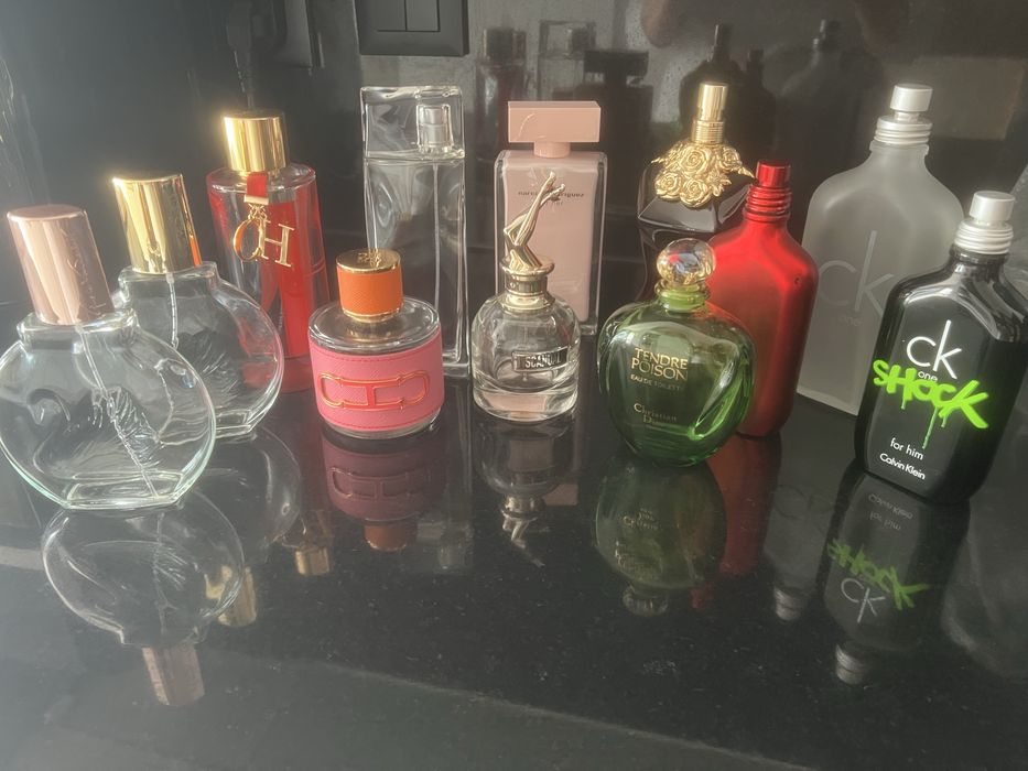 12 frascos de perfume vazios