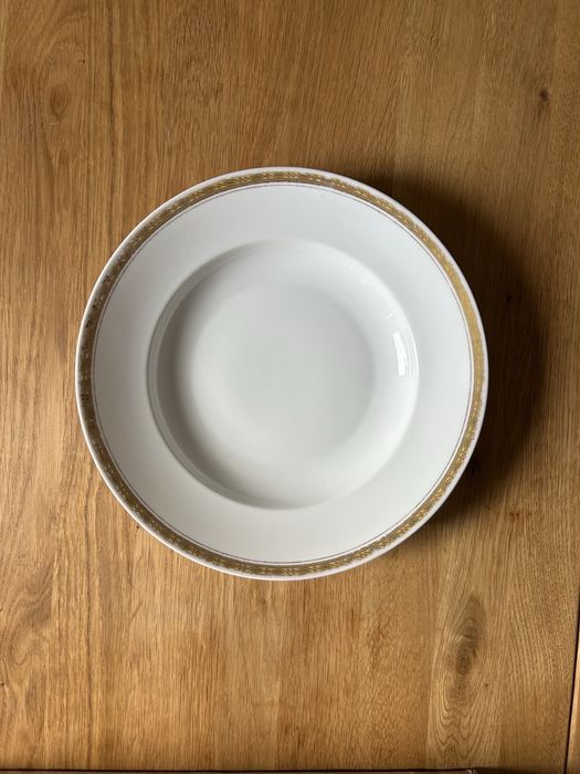 Talerze - 5 płaskich i 1 głęboki