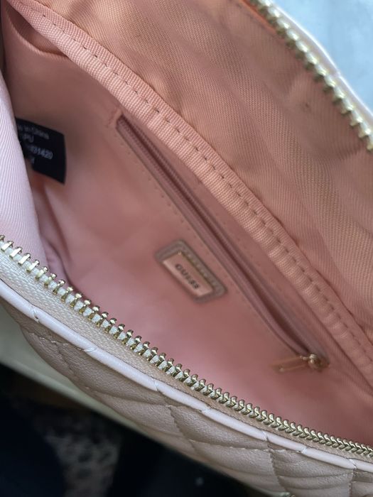 Жіноча бананка Guess рожева