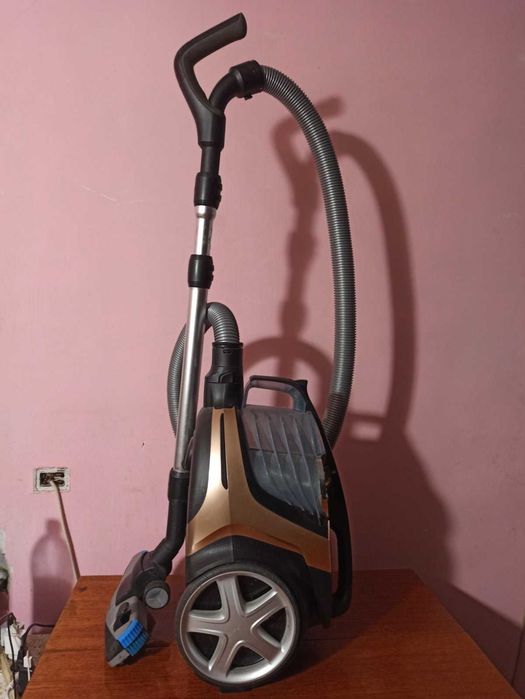 Пылесос PHILIPS NL9206AD PowerPro Ultimate FC9912/01 Безмешковый