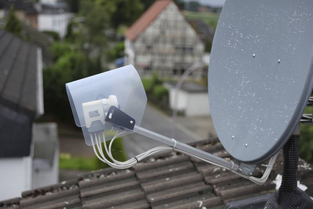 Folia ochronna przed deszczem i promieniami UV dla LNB systemów SAT