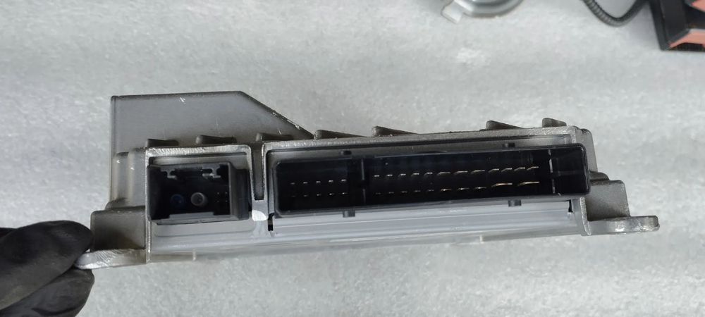 MERCEDES e e-63 amg s w222 s222 WZMACNIACZ