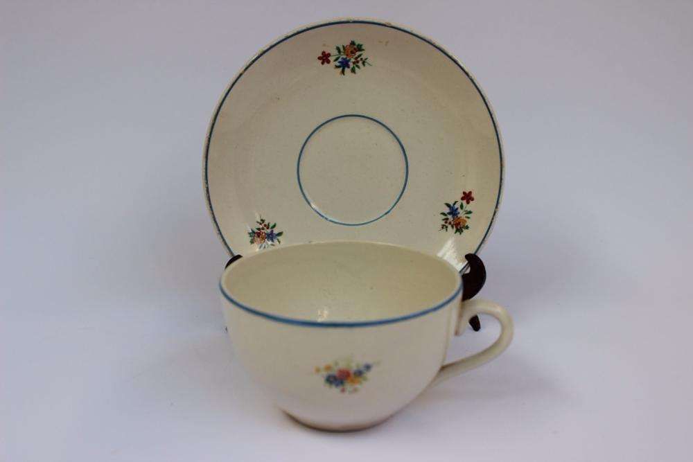 Chávena de chá com pires Gilman de Sacavém.