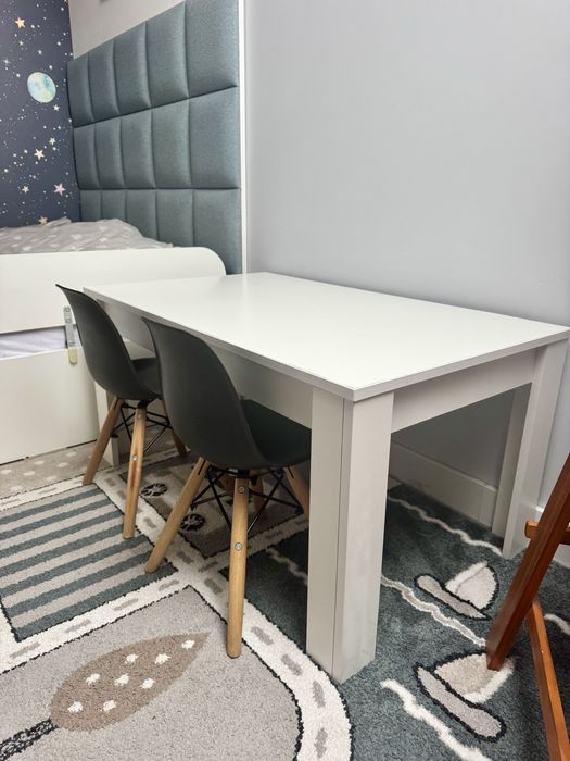 Zestaw stolik + dwa krzesła dziecięcy