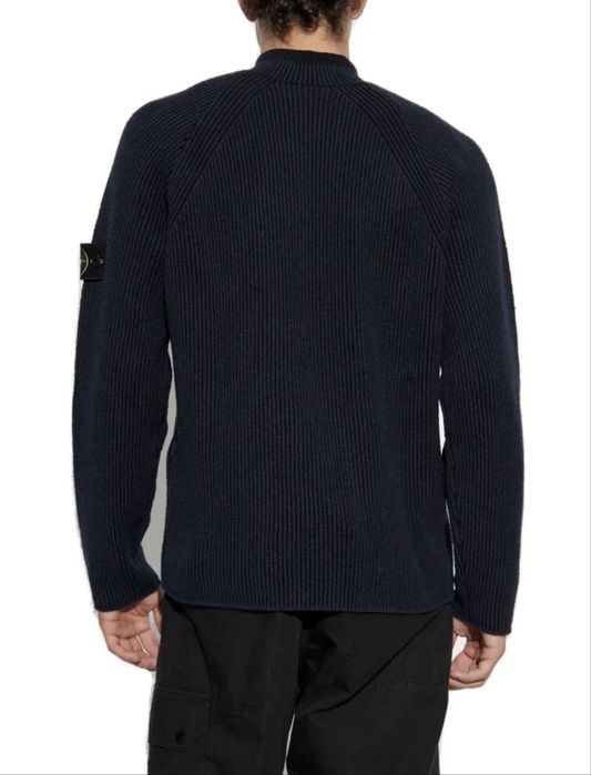 Светр оригінал Stone Island, колекція 25 року, розмір Л