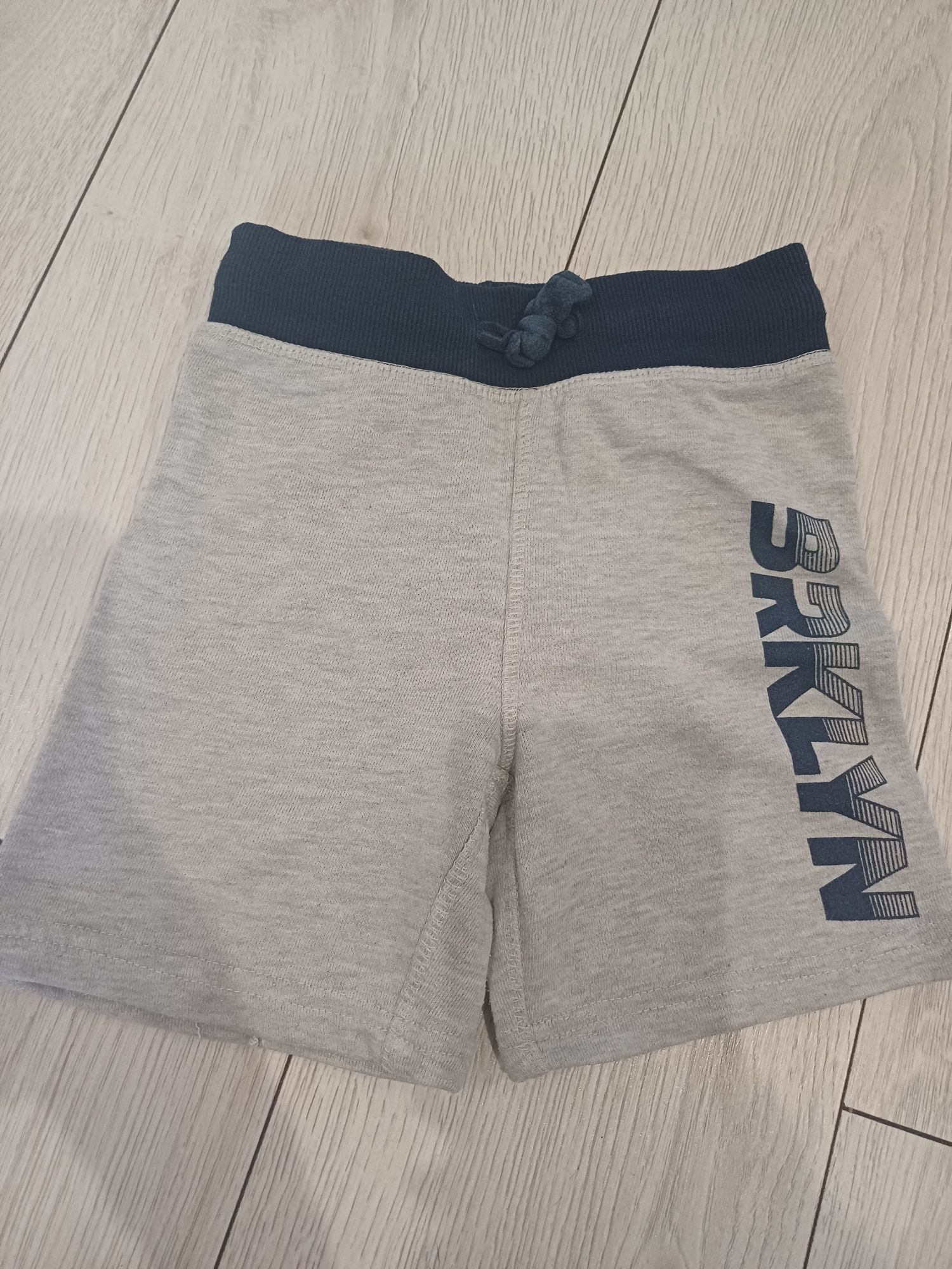 Spodenki chłopięce r.98/104