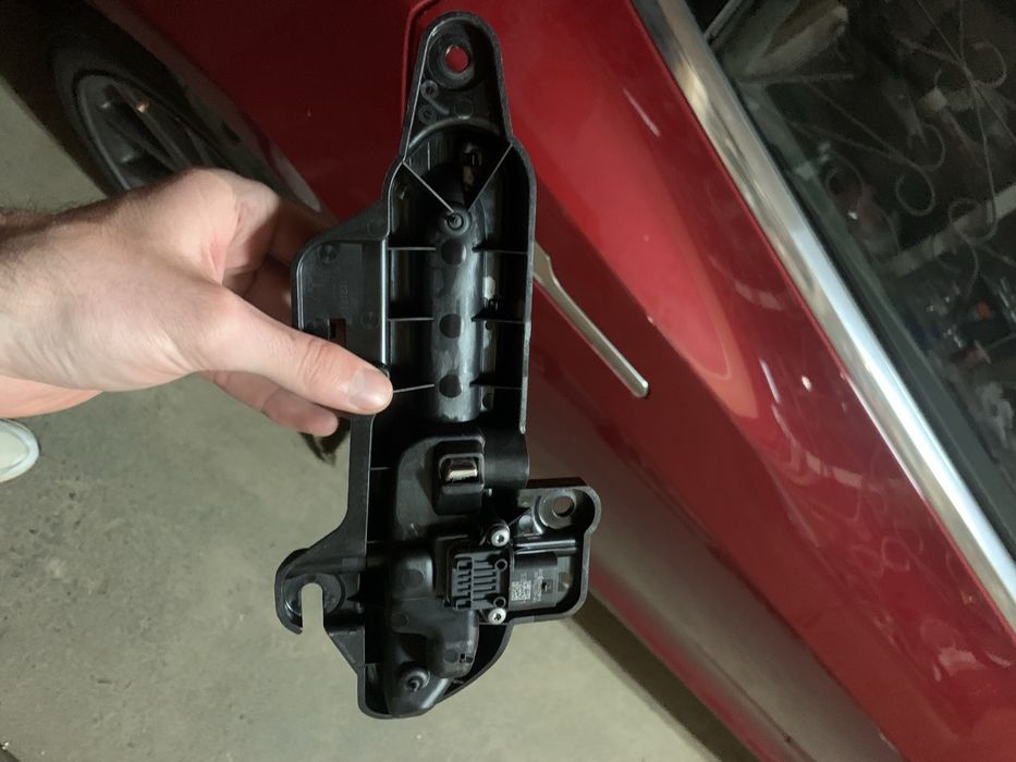 Ручка дверей на Тесла 3 Tesla Model 3 - перед/зал ліва сторона хром