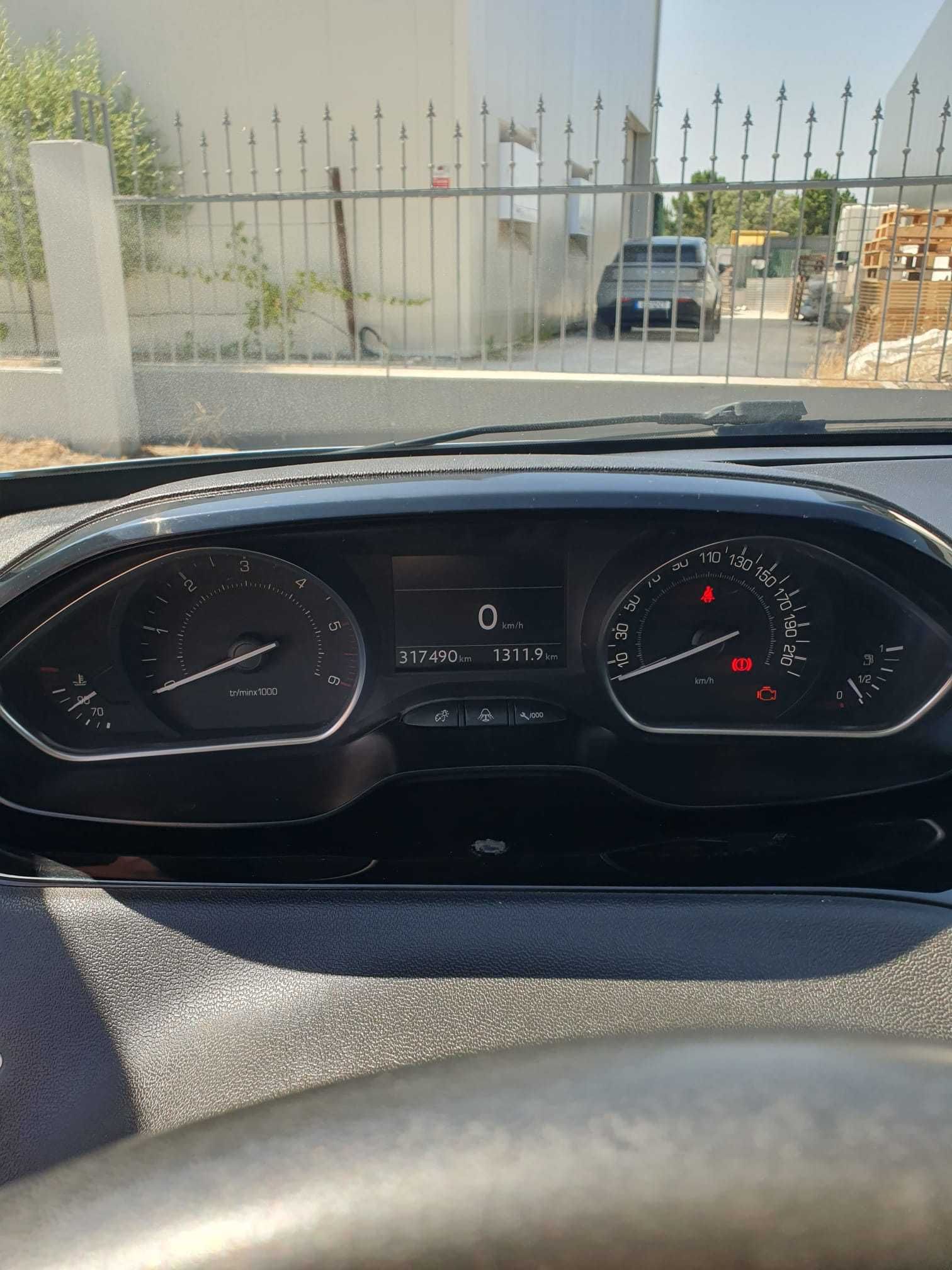 Peugeot 208 1.6 BlueHDi Style