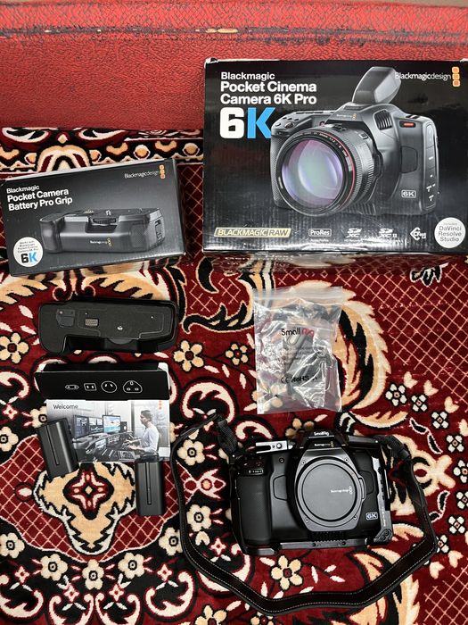 Blackmagic Design Pocket Cinema Camera 6K Pro (Canon EF)