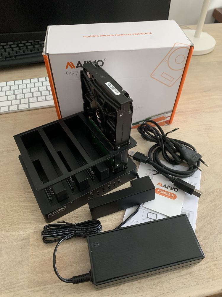 Нова USB 3.0 HDD SDD док-станція на 4 диски