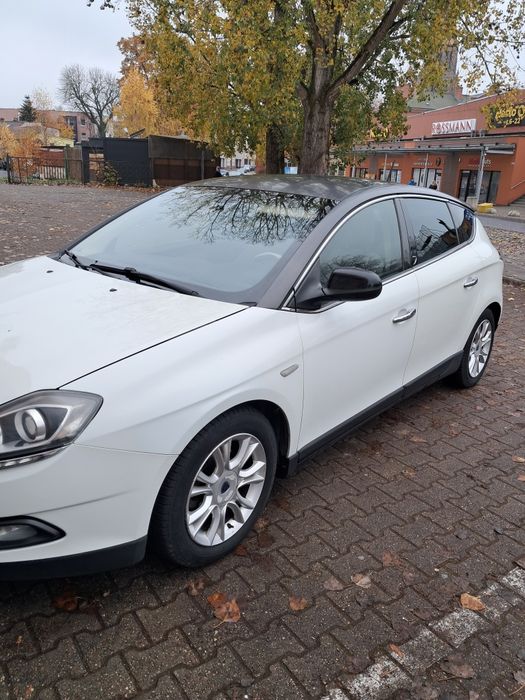 Sprzedam samochód osobowyLancia Delta