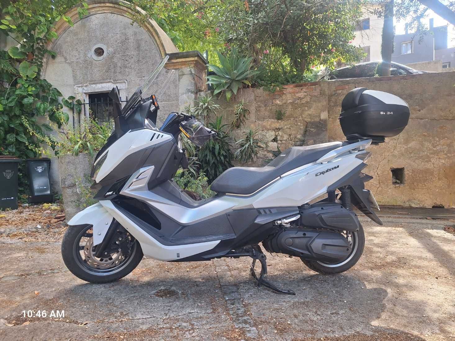 Scooter Cruisym 300 i de Nov/2017, 25.500 km, em óptimo estado