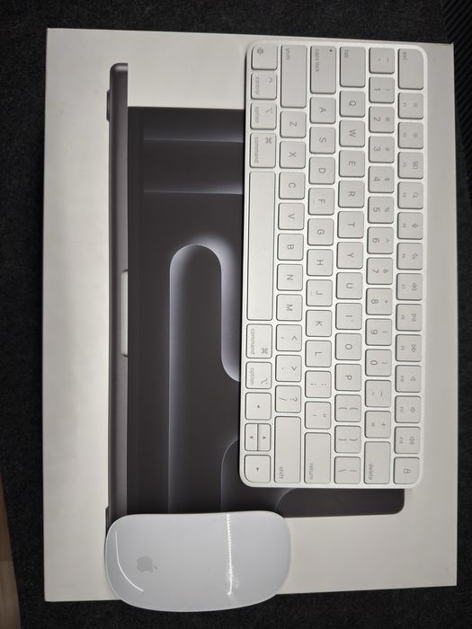 macbook pro m4 16/512 ZESTAW