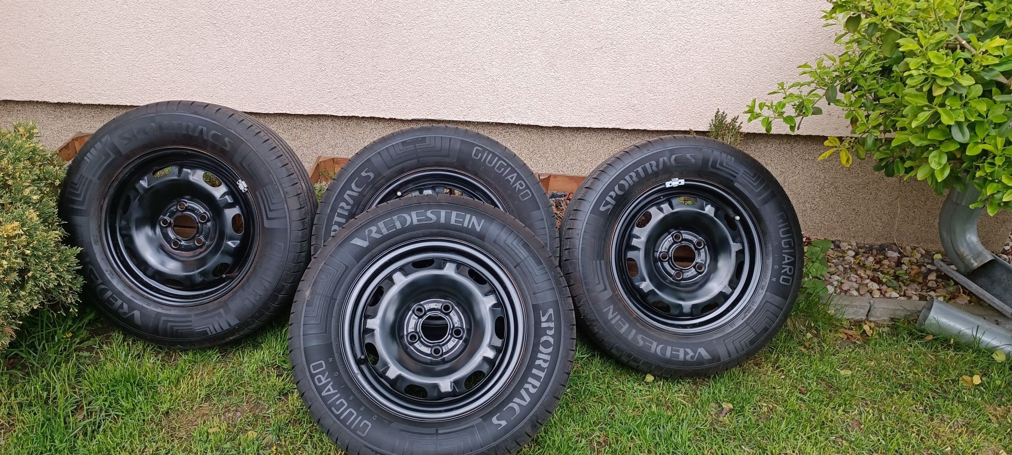 Oryginalne felgi VW+ opony Vredestein 185/70/ R14